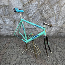 Carica l'immagine nel visualizzatore di Gallery, Bianchi Megatube Titanium