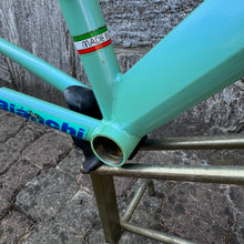 Carica l'immagine nel visualizzatore di Gallery, Bianchi Megatube Titanium
