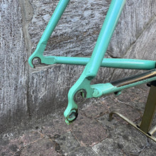 Carica l'immagine nel visualizzatore di Gallery, Bianchi Megatube Titanium