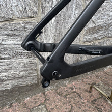 Load image into Gallery viewer, Trek Madone SLR 7 Disc