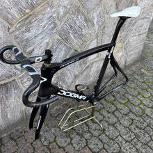 Carica l'immagine nel visualizzatore di Gallery, Pinarello Dogma F8