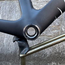 Carica l'immagine nel visualizzatore di Gallery, Pinarello Dogma F8