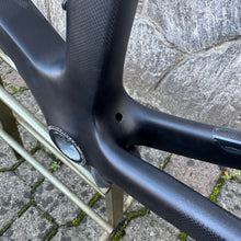 Carica l'immagine nel visualizzatore di Gallery, Pinarello Dogma F8