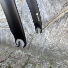 Carica l'immagine nel visualizzatore di Gallery, Pinarello Dogma F8