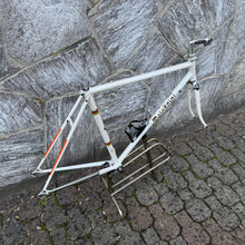 Carica l'immagine nel visualizzatore di Gallery, Malagnini 70s italian handmande