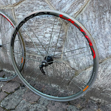 Load image into Gallery viewer, Campagnolo Shamal Ultra Tubular