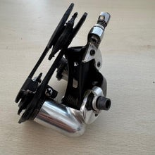 Carica l'immagine nel visualizzatore di Gallery, Campagnolo Record Titanium 10s