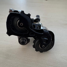Carica l'immagine nel visualizzatore di Gallery, Campagnolo Record Titanium 10s