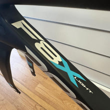 Carica l'immagine nel visualizzatore di Gallery, Pinarello Dogma F8 X-Light