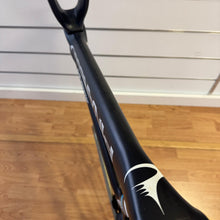 Carica l'immagine nel visualizzatore di Gallery, Pinarello Dogma F8 X-Light