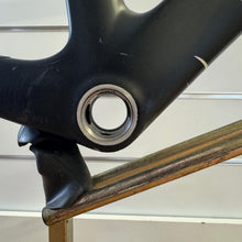 Carica l'immagine nel visualizzatore di Gallery, Pinarello Dogma F8 X-Light