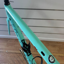 Load image into Gallery viewer, Bianchi Specialissima CV