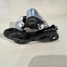 Carica l'immagine nel visualizzatore di Gallery, Campagnolo Record Titanium 10s