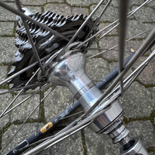 Carica l'immagine nel visualizzatore di Gallery, Ambrosio Excellence TQB - Campagnolo Record hubs