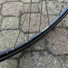 Carica l'immagine nel visualizzatore di Gallery, Ambrosio Excellence - Campagnolo Record hubs