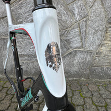 Carica l'immagine nel visualizzatore di Gallery, Bianchi 928 Superleggera - 125 Anniversary