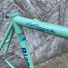 Carica l'immagine nel visualizzatore di Gallery, Bianchi Campione del Mondo