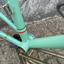 Carica l'immagine nel visualizzatore di Gallery, Bianchi Campione del Mondo