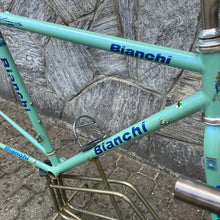 Carica l'immagine nel visualizzatore di Gallery, Bianchi Campione del Mondo