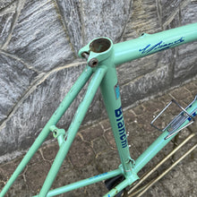 Carica l'immagine nel visualizzatore di Gallery, Bianchi Campione del Mondo