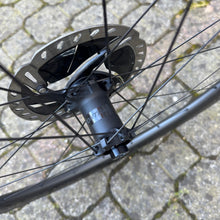 Carica l'immagine nel visualizzatore di Gallery, Bontrager Aeolus Pro 5 Disc