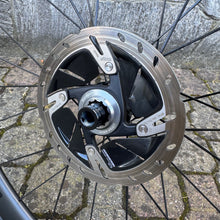 Carica l'immagine nel visualizzatore di Gallery, Bontrager Aeolus Pro 5 Disc