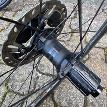 Carica l'immagine nel visualizzatore di Gallery, Bontrager Aeolus Pro 5 Disc