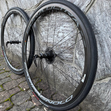 Load image into Gallery viewer, Campagnolo Bora Ultra 35