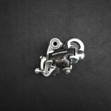 Carica l'immagine nel visualizzatore di Gallery, Campagnolo Record Titanium