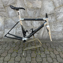 Carica l'immagine nel visualizzatore di Gallery, Colnago C64