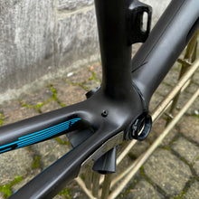 Load image into Gallery viewer, Focus Izalco Max