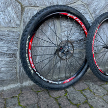 Carica l'immagine nel visualizzatore di Gallery, Fulcrum Red Metal 3