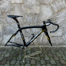 Load image into Gallery viewer, Pinarello Dogma 65.1 Think 2