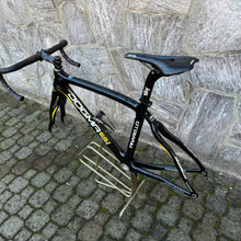 Load image into Gallery viewer, Pinarello Dogma 65.1 Think 2