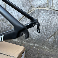 Load image into Gallery viewer, Specialized S-Works Venge Vias