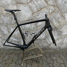Load image into Gallery viewer, Trek Madone 5.9 H2