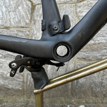 Load image into Gallery viewer, Trek Madone 5.9 H2