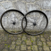 Load image into Gallery viewer, Zipp 202 Firecrest Disc