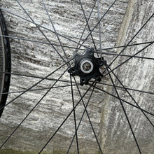 Load image into Gallery viewer, Zipp 202 Firecrest Disc
