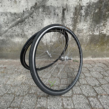 Carica l'immagine nel visualizzatore di Gallery, Colnago by Ambrosio - Campagnolo Record hubs