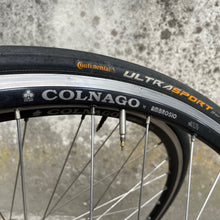 Carica l'immagine nel visualizzatore di Gallery, Colnago by Ambrosio - Campagnolo Record hubs