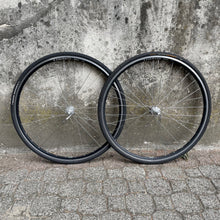 Carica l'immagine nel visualizzatore di Gallery, Colnago by Ambrosio - Campagnolo Record hubs