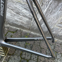 Carica l'immagine nel visualizzatore di Gallery, De Rosa Protos