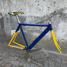 Load image into Gallery viewer, Narcisi by Columbus