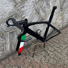 Load image into Gallery viewer, Trek Madone SLR 7 Disc
