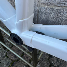 Load image into Gallery viewer, Colnago C64
