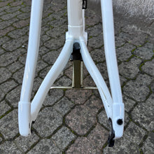 Load image into Gallery viewer, Colnago C64
