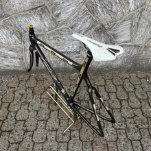 Carica l&#39;immagine nel visualizzatore di Gallery, C4 Vyrus
