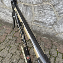 Carica l&#39;immagine nel visualizzatore di Gallery, C4 Vyrus
