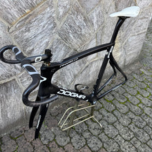 Load image into Gallery viewer, Pinarello Dogma F8
